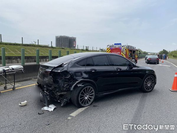 ▲▼ 台82線快速道路西向29.5公里事故,釀7人受傷 。(圖/記者翁伊森翻攝)