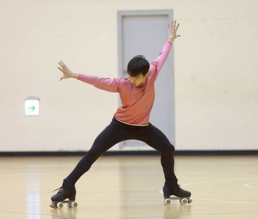 ▲亞運金牌洪筱晴(上)第一次參加花式團體的比賽、老將林宜學也初次挑戰冰舞就順利摘金。(圖/中華民國滑輪溜冰協會提供)