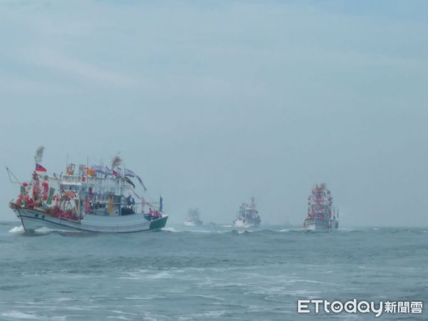 ▲4年1次的南台灣最大規模海上巡境「高雄林園鳳芸宮媽祖海巡」,將於4月10日於高雄中芸港出發,循海路抵達安平港。(圖/記者林東良翻攝,下同)