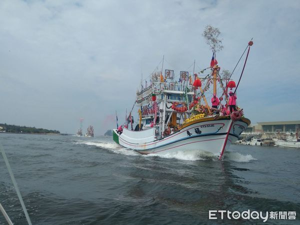 ▲4年1次的南台灣最大規模海上巡境「高雄林園鳳芸宮媽祖海巡」,將於4月10日於高雄中芸港出發,循海路抵達安平港。(圖/記者林東良翻攝,下同)