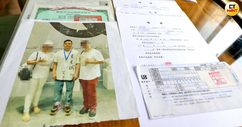 蔡小姐夫妻倆2018年還曾飛到上海,參加黃克誠(中)舉辦的MF快閃活動,誤以為黃有還款能力而再度借款。(圖/周志龍攝)