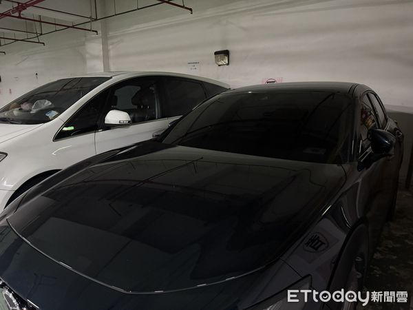 ▲▼汽車隔熱紙透光率安全指引6月出爐。(圖/記者李姿慧攝)