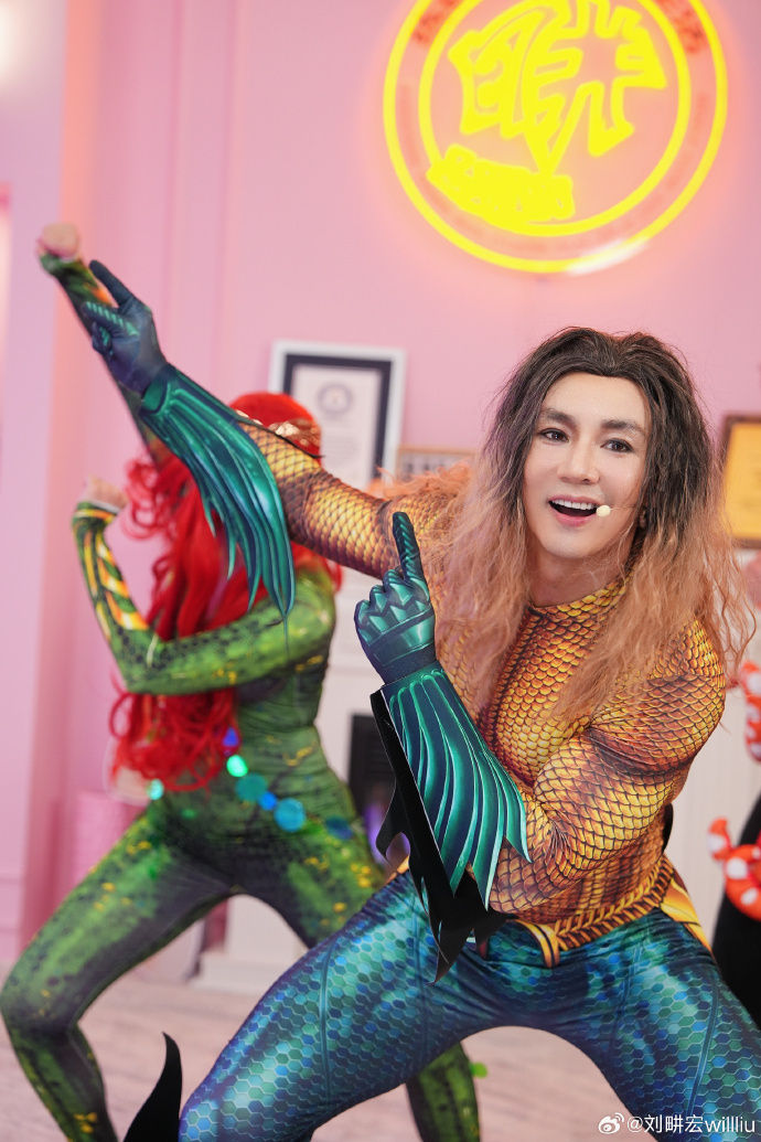 ▲▼劉畊宏直播遭強制中斷! 「穿著誘惑」10萬人看黑畫面…曬照喊冤。(圖/翻攝自微博/劉畊宏)