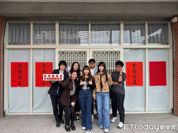 ▲陳妤瑄取得高等考試社會工作師執照。 。(圖/屏東縣政府少年輔導委員會提供)