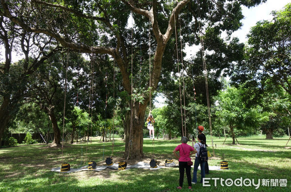 ▲兒童節台南山上花園水道博物館將帶來最具「台味」的親子活動—「鬥陣踅水道」, 4月4日兒童節當天,12歲以下孩童入園還可免費獲得「超古錐園長小圓扇」一支,數量有限,送完為止。(圖/記者林東良翻攝,下同)
