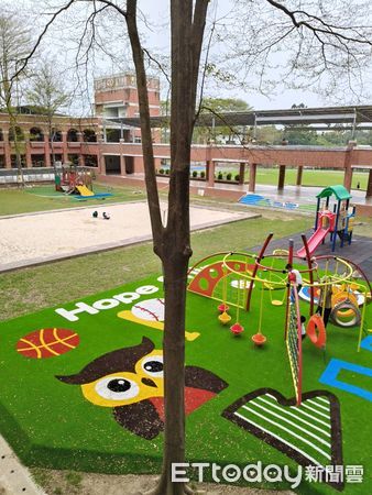 ▲▼ 校園就是兒童樂園 。(圖/周濟仁提供)