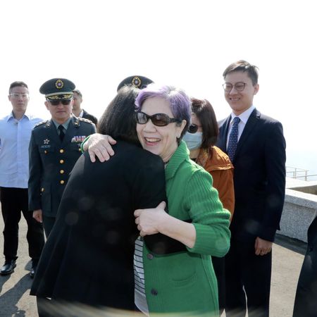 ▼前總統蔡英文在清明節前夕至五指山緬懷已故前總統李登輝。(圖/翻攝自Facebook/蔡英文)