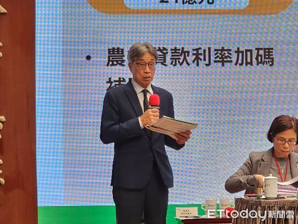 ▲▼農業部長陳駿季出席「因應美國關稅 我國出口供應鏈支持方案」記者會。(圖/記者陳家祥攝)