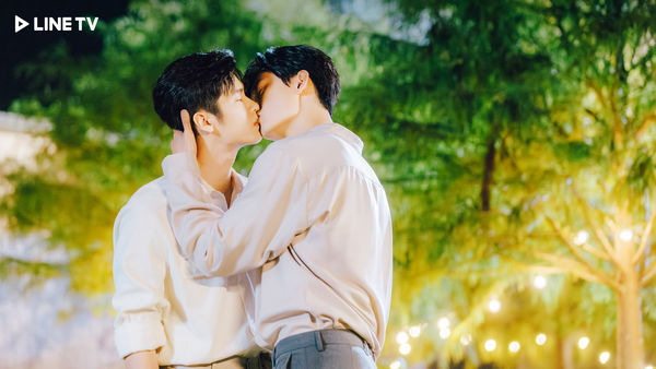 ▲《獨佔接班人》毛祁生(右)、張家陞關係大躍進、徐瑋澤(左)和朴靖恆互相潑水。(圖/LINE TV提供)