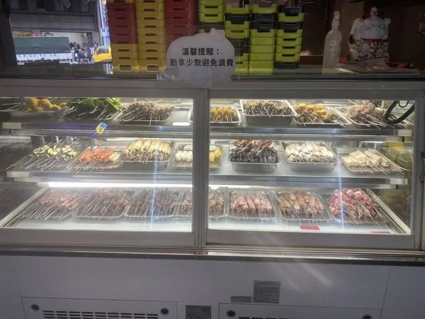 思犇串烤龍門店。(圖/取自店家臉書)