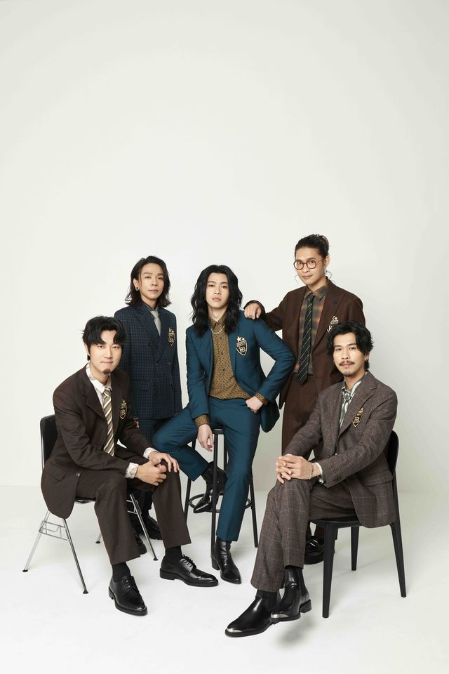 ▲▼ 麋先生拍攝保經廣告 。(圖/相信音樂提供1)