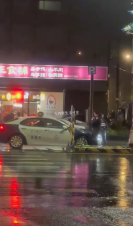 ▲▼ 桃園可疑車輛2度拒檢逃逸,警方連開12槍阻止。(圖/翻攝自大中壢生活分享臉書)