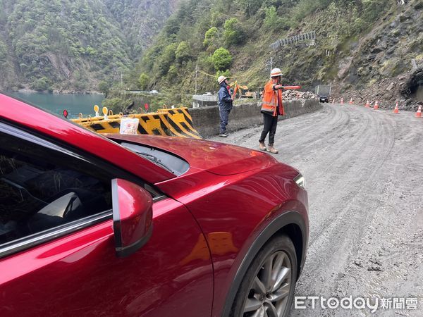 ▲▼ 中橫公路37臨便道開放通行。(圖/記者李陳信德翻攝,下同)