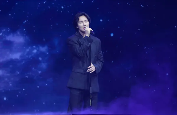 ▲▼台下粉絲超熱情!金南佶寵粉4hrs嗨喊:台灣No.1 暖唱〈月亮代表我的心〉。(圖/GILSTORYENT提供)