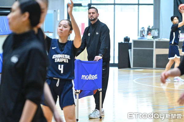 ▲▼中華女籃亞洲盃東亞區資格賽團隊訓練,總教練歐森(Michael Olson)。(圖/記者李毓康攝)
