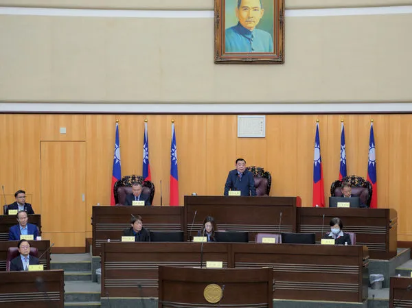 ▲面對關稅大戰,邱奕勝期張善政思考應對策略