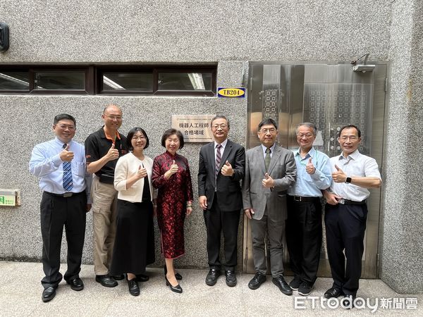 ▲▼ 吳鳳科大機器人工程師術科認證場地正式揭牌 推動智慧科技人才培育 。(圖/吳鳳科大提供)