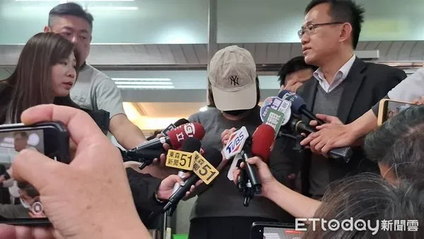 ▲謝宜容100萬元交保,現身帶哭腔喊,對不起大家、對不起家屬。(圖/記者陸運陞攝)