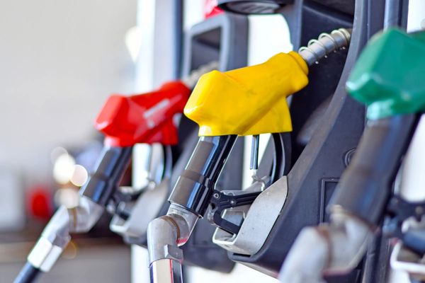 機車行老闆建議一般機車加92汽油,較不容易積碳。(示意圖 ,photoAC)