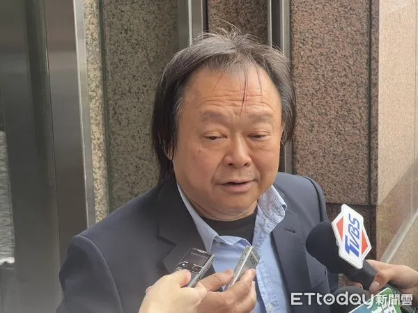 ▲▼民進黨立委王世堅受訪。(圖/記者杜冠霖攝)