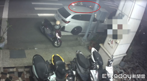 ▲台中南屯區發生行人與機車交通事故。(圖/民眾提供)