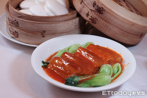 ▲春申食府菜色。(圖/記者黃士原攝)