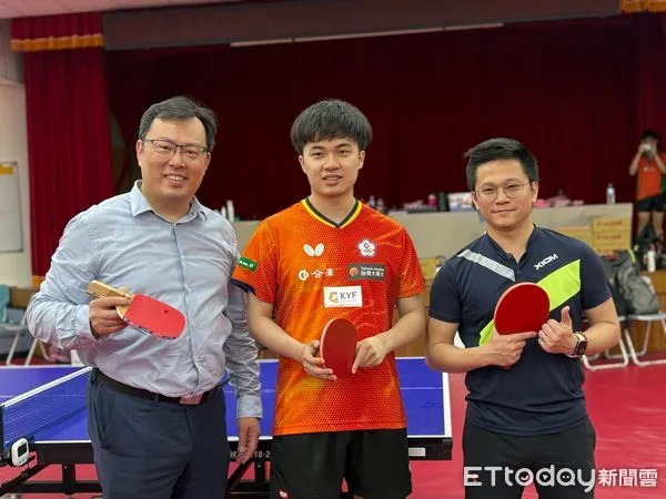 ▲台灣首座人工輕艇激流標桿賽道將於30日正式啟用,林昀儒、教練王翊澤、體育署長鄭世忠。(圖/記者杜奕君攝)