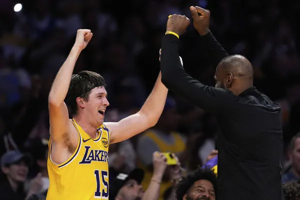 ▲▼湖人詹姆斯、里夫斯。(圖/達志影像/美聯社)