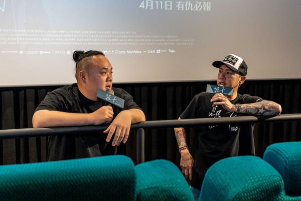 ▲瘦子(左起)觀賞《器子》力挺大淵、小春。(圖/華映娛樂提供)