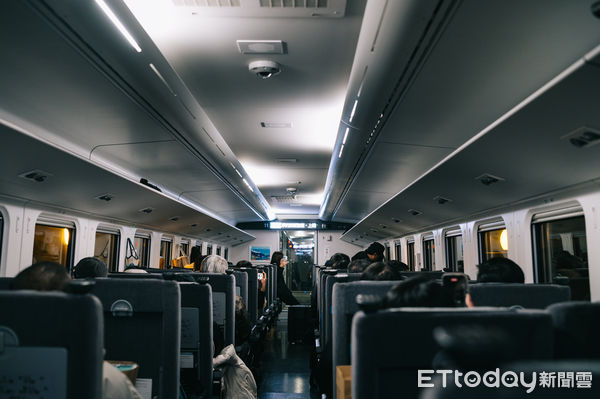 ▲▼太魯閣號事故紀念燈、紀念音樂會。(圖/台鐵公司提供)