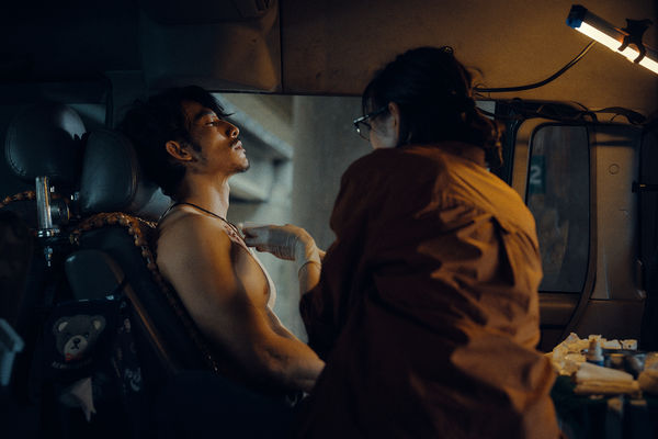 ▲《The Outlaw Doctor 化外之醫》播出精采大結局。(圖/公視、中華電信、瀚草文創提供)