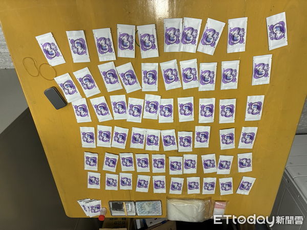 ▲▼載毒品闖紅燈拒攔查,警方破車窗後,黃姓及何姓被逮送辦。(圖/記者游芳男翻攝,下同)