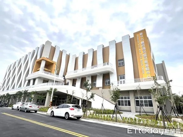 ▲▼豐原首座結合兒童運動設施的國運中心「豐原國民暨兒童運動中心」, 亞洲大學斥資75億元在豐原打造「亞洲大學豐富健康產業園區」 。(圖/記者陳筱惠攝)