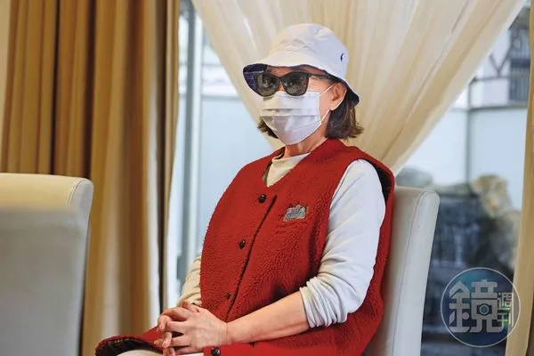 【荒淫老董玩很大2】7旬老董闊綽左擁右抱傳播妹 她控結婚50年還要靠娘家接濟