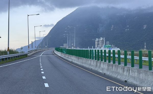 ▲蘇花公路和平溪河川橋檢測維護施工,將進行二階段交管作業。(圖/公路局提供,下同)