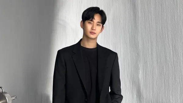 外送稿用 ▲▼金秀賢。(圖/翻攝自Instagram/soohyun_k216)