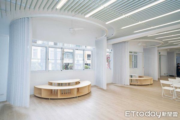 ▲台南市「秋楓沐學-教師專業成長基地」於17日正式揭幕,台南市教育局鄭新輝局長也親臨現場,與學校師生、校友代表及各界貴賓共同見證這歷史性時刻。(圖/記者林東良翻攝,下同)