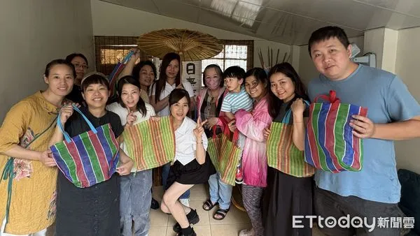 ▲▼ 移民署邀新住民手作懷舊又時尚的「茄芷袋」 。(圖/南區事務大隊嘉義市服務站提供)