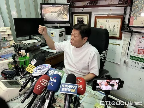 ▲▼苗栗警方開2槍擊斃持雙刀男子,高大成認為,警方自我保護無執法過當問題。(圖/民眾提供,下同)