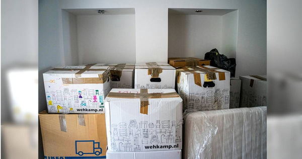 無理婦人惹怒搬家工家具遭丟路邊 爭吵畫面曝光網友歪樓:放路邊都擺那麼整齊