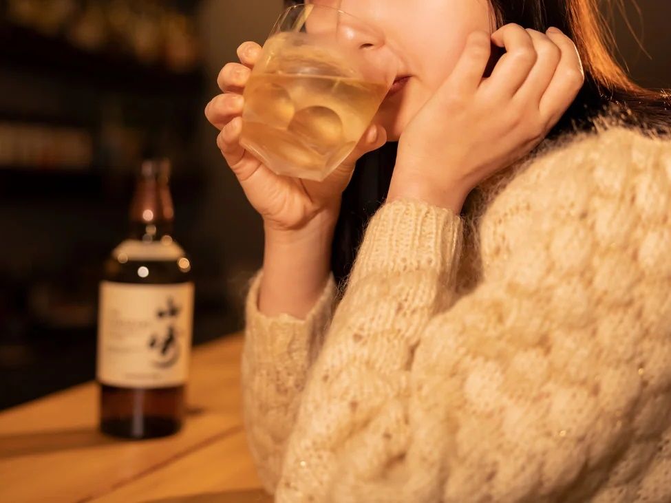 ▲▼呂文婉爆當紅女星借酒裝瘋,伸手進男生褲襠。(圖/取自免費圖庫PAKUSO)