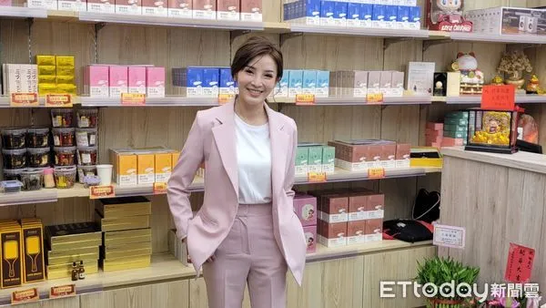 ▲江泳錡開公司,好友們都來站台。(圖/記者葉文正攝)