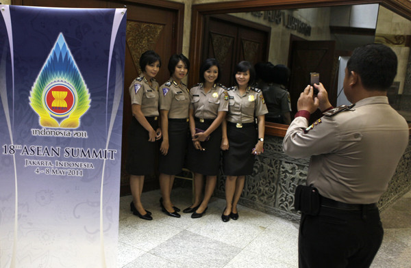 印尼女警（圖／達志影像／美聯社）