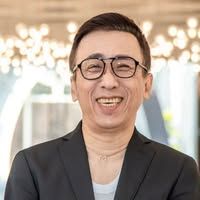 ▲范瑋琪跪謝中國大陸不離不棄的歌迷,苦苓。(圖/翻攝自微博、苦苓臉書)