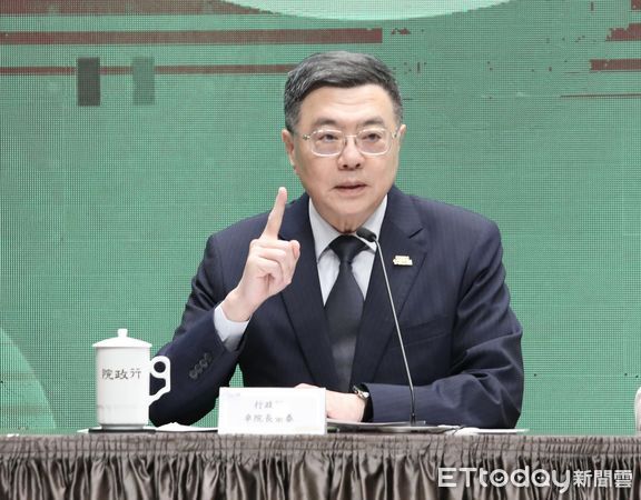 ▲▼卓榮泰 記者會 說明行政院通過關稅支持方案特別條例。(圖/記者屠惠剛攝)