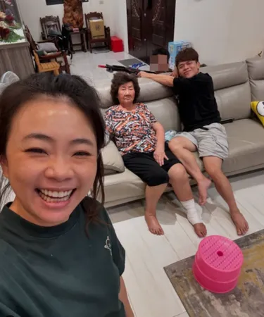 ▲大批網友湧入蔡阿嘎堂妹IG出征。(圖/翻攝自Instagram)