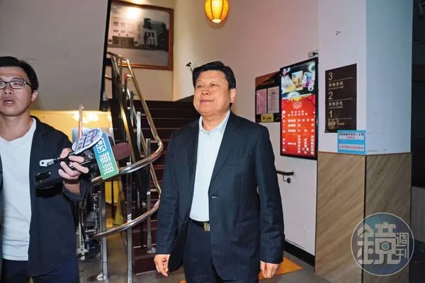 傅崐萁遭檢舉涉藉礦稅敲詐業者,檢調已將他列為被告調查。