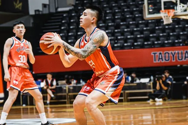 ▲領航猿盧峻翔、卡米諾斯。(圖/領航猿提供)