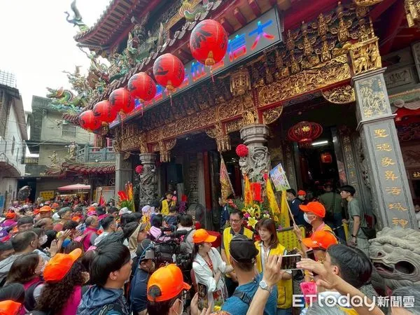 ▲▼交通部今年首度與白沙屯拱天宮合作,提供進香運輸服務。(圖/交通部提供)