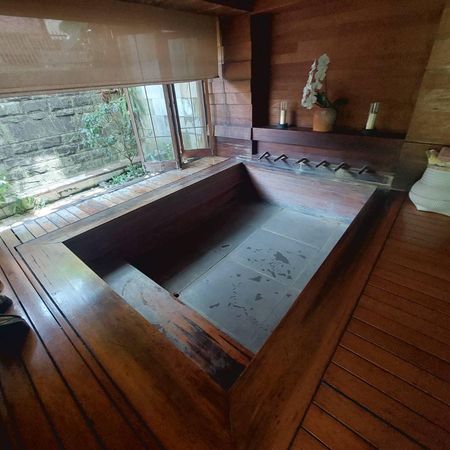 ▲▼陳文茜住院用巨嬰澡缸。(圖/翻攝自臉書)